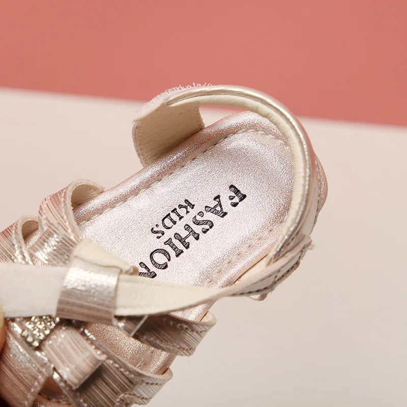 Новые летние сандалии для маленьких девочек Милые Кожаные сабо принцесс Цвет