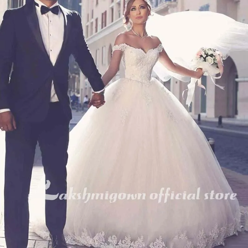 

Dubai Arabian Lace Wedding Dresses Ball Gown Off the Shoulder Sleeveless Lace Puffy Skirt Sweep Train Bridal Dress
