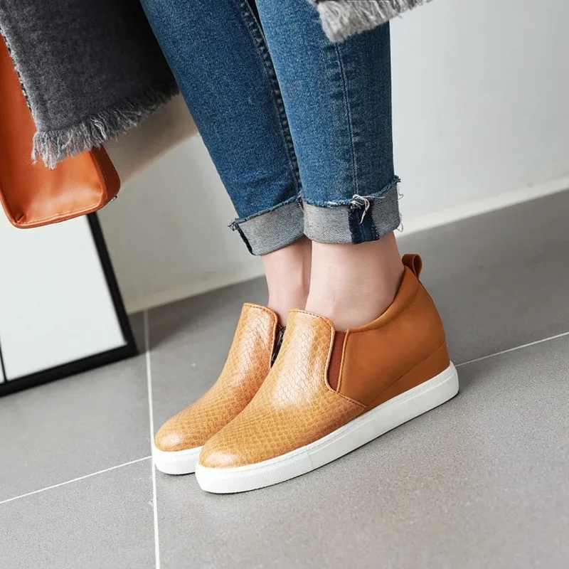 Новая женская обувь на плоской подошве повседневная мягкая без застежки низком