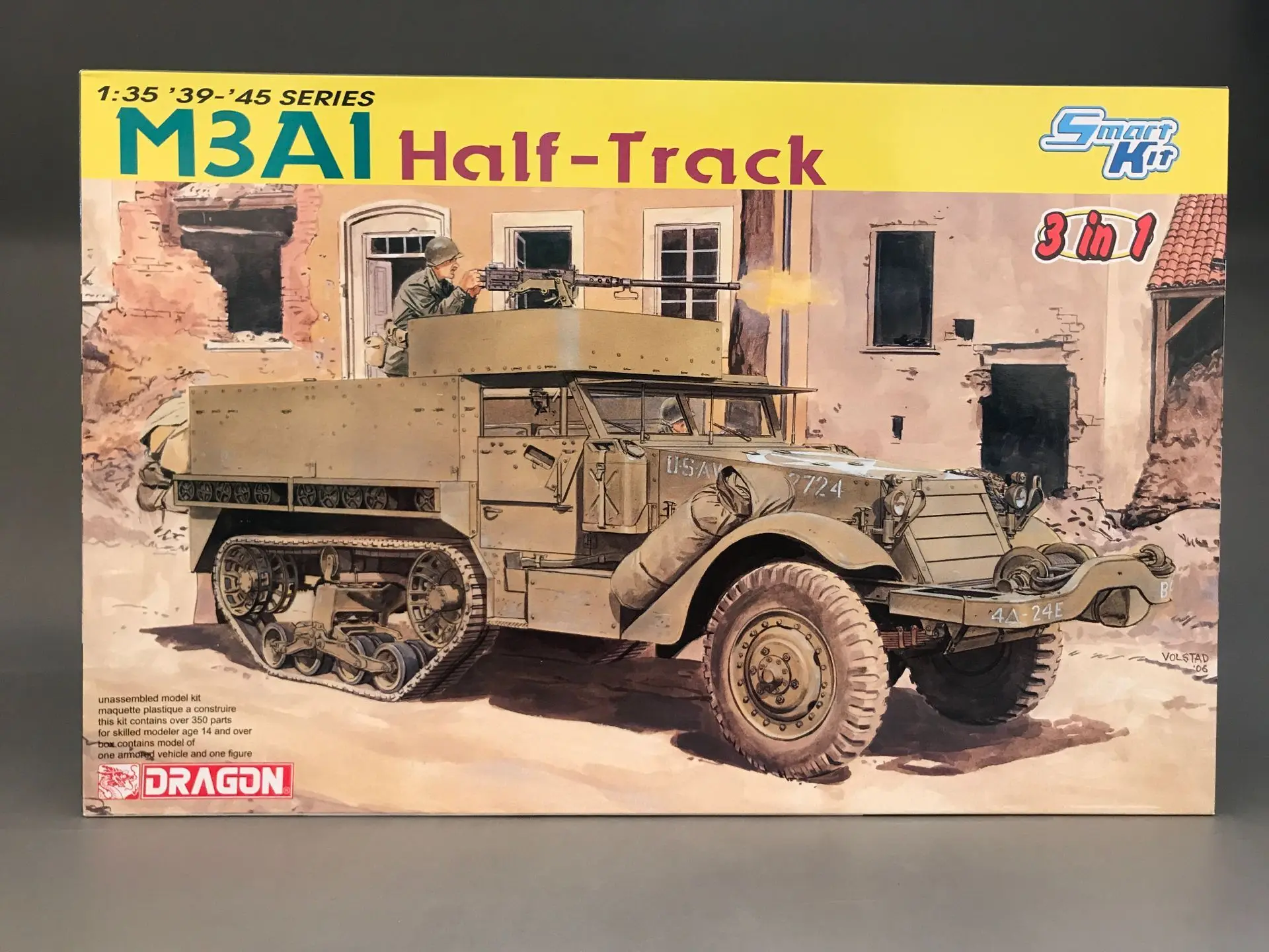 

Dragon 6332 1/35 WWII U S M3A1 Half Track Model Kit