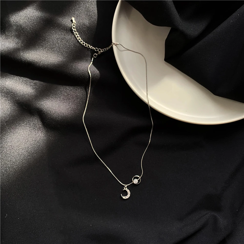 

Han Edition Tide Moon Shape Of Individual Character Vogue Necklaces Women's Elegant Temperament Act The Role Ofing Is Tasted