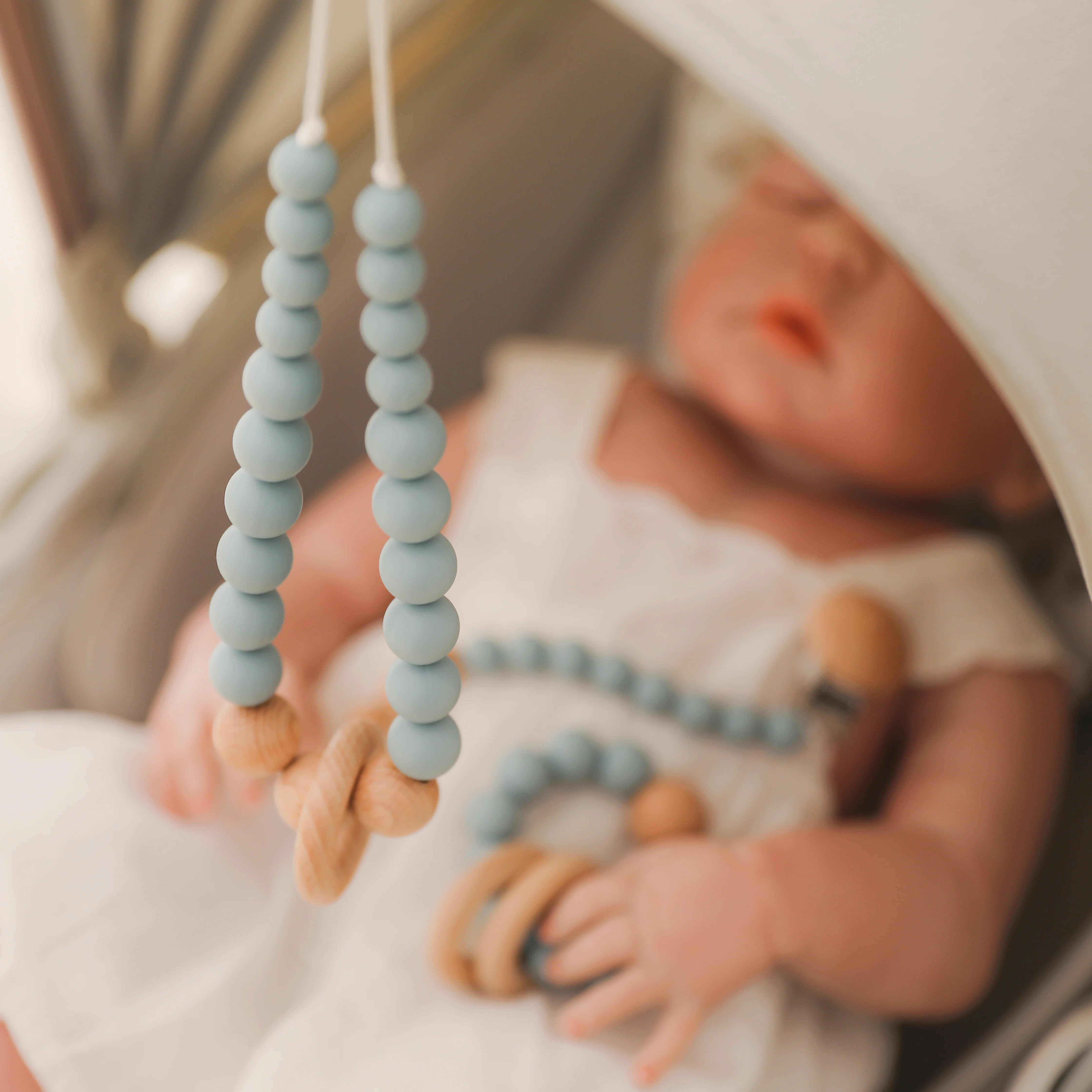 

2021 New 9 Colors Baby Teething Silicone Necklace Pacifier Clip Bracelet Set Food Grade Silicone Beads Soother Baby Teether Toys