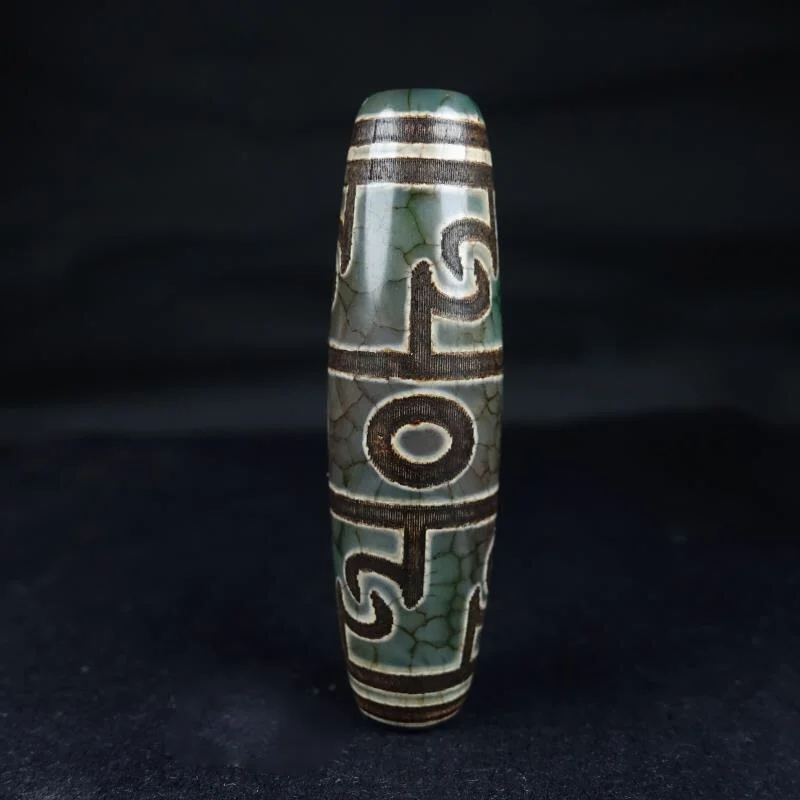 

Tibetan old agate lotus master magic weapon dzi beads Amulet