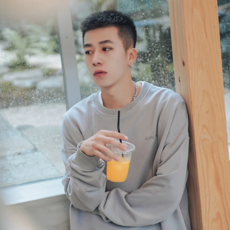 

UYUK New Autumn And Winter Explosions Ten-color Letters Embroidered Casual Trend Round Neck Loose Shoulders Men's Hoodies