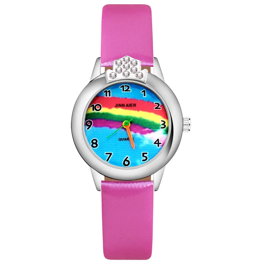 С героями мультфильмов с изображением милой радуги и украшением в виде