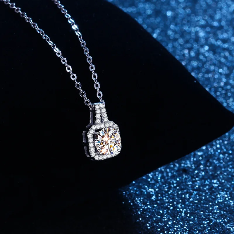 

2.0ct EF VVS Round 18K White Gold Plated 925 Silver Moissanite Necklace Diamond Test Passed Jewelry Christmas Gift