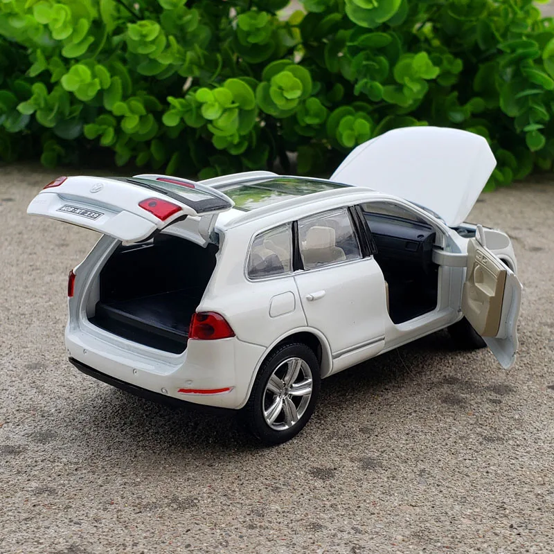 New 1:32 Volkswagen Touareg Acousto-optic Alloy Car Model With Pull Back For Kids Toy Birthday Gift Original Box | Игрушки и хобби