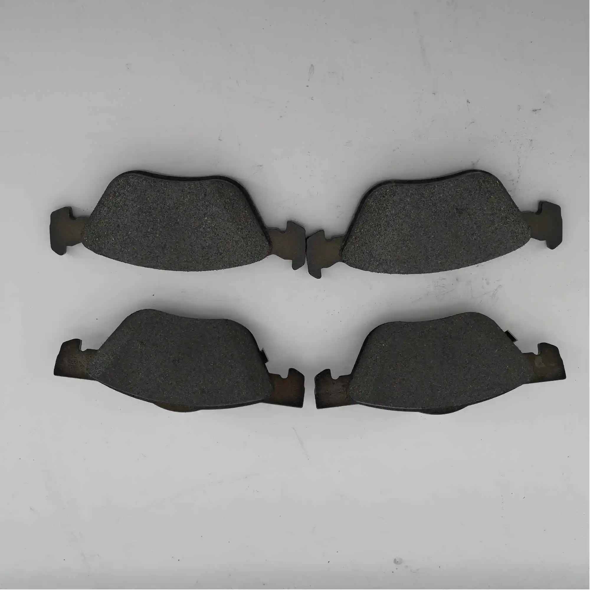 Автомобильные тормозные колодки 4 шт./компл. передние D011 для Trumpchi GS5 1 8 T GD011 |