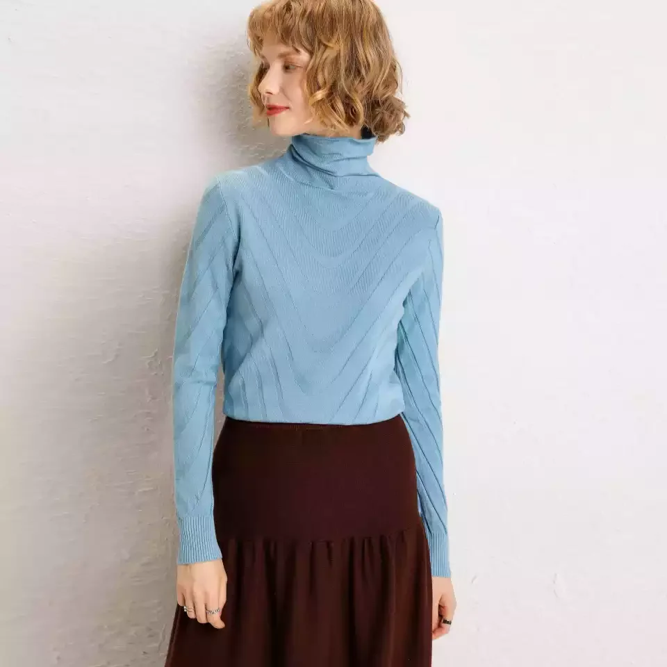 Свитер женский шерстяной с воротником-хомутом Осень-зима 2020 | Женская одежда