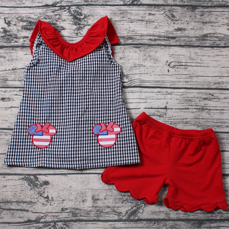 Летняя одежда для девочек черный клетчатый топ с вышивкой мультяшной мышью жилет