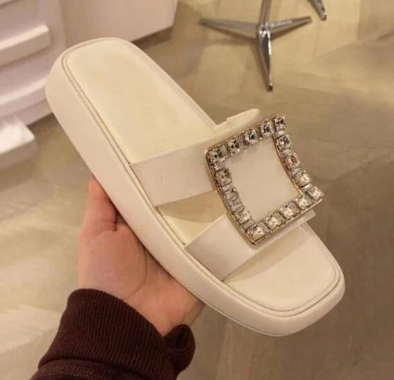 

BONJEAN Summer Fashion Flat Shoes Sexy Open Toe Crystal Buckle Decorations Sandals Women Beach Wearing Shoes White Black