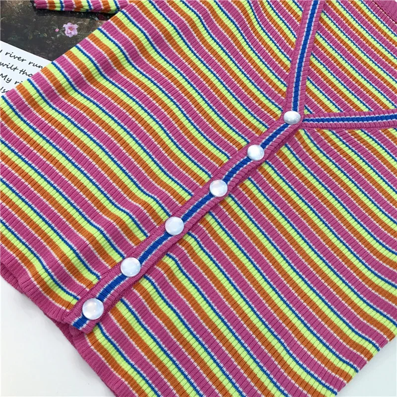 Женская трикотажная футболка в разноцветную полоску облегающий Короткий