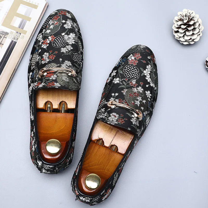 2023 Men's PU Leather Dress Shoes Floral Embroiderd Shoe Fashion Moccasins Wedding Party Shoes Men Loafers Flats Shoes