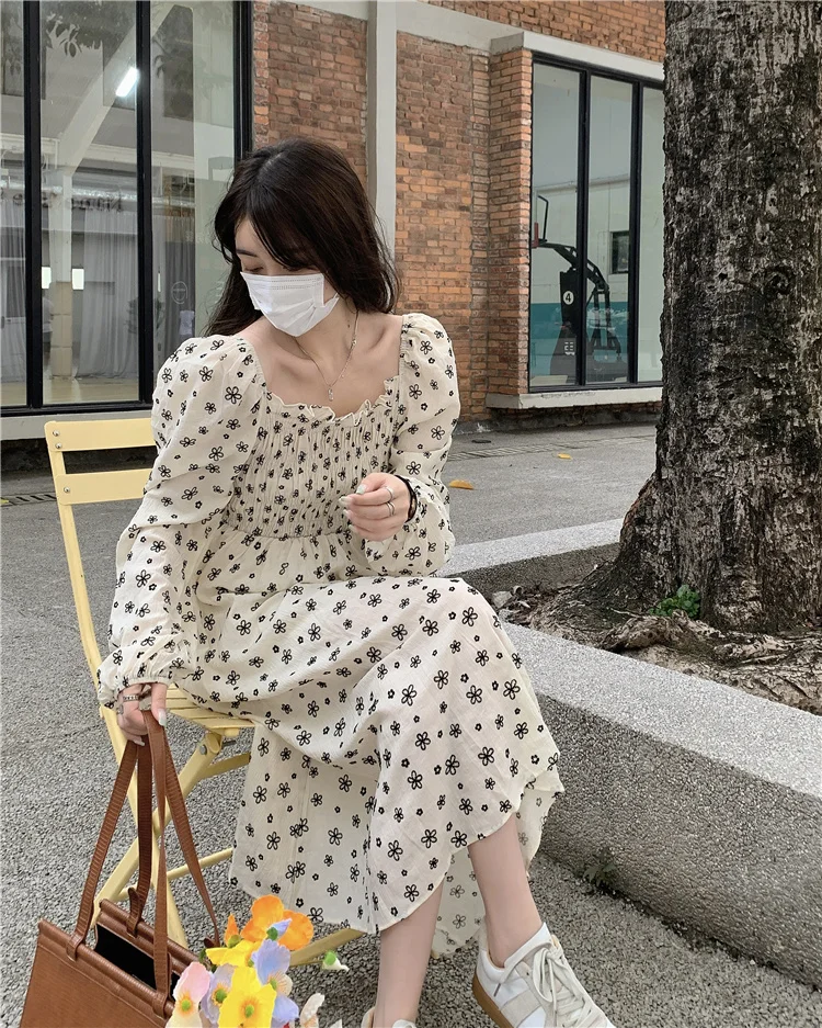 

Осенне-зимнее Ретро 2021 платье во французском стиле с цветочным принтом и квадратным вырезом с длинным рукавом темпераментное приталенное ж...