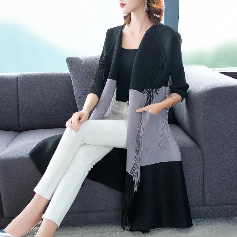 black Осенняя Женская плиссированная модная новая куртка с кисточками Большие размеры пальто - Цвет: black