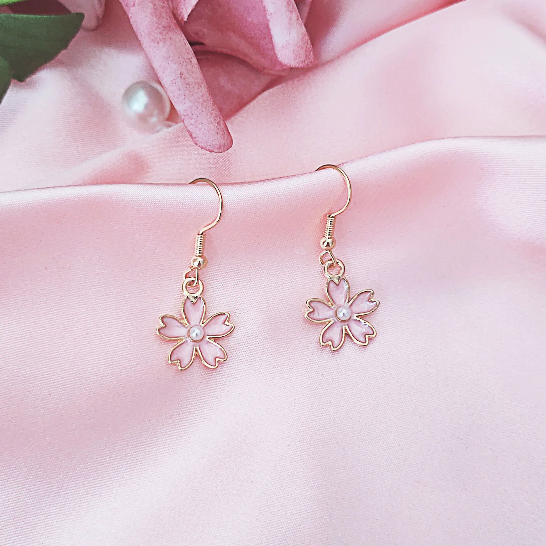 

Korean Cute Flower Pearl Dangle Earrings For Women Girls Fashion Drop Earring Accessories Boucle d'oreille Statement Jewelry