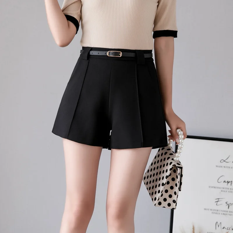 Femmes d'été Short Blanc Décontracté Dames Mode Taille Haute Jambe Large Short Ample Grande Taille Ligne Brillante Short Femme Vêtements