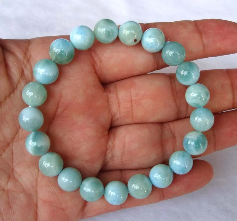 Браслет женский из натуральных бусин шириной 9 мм |