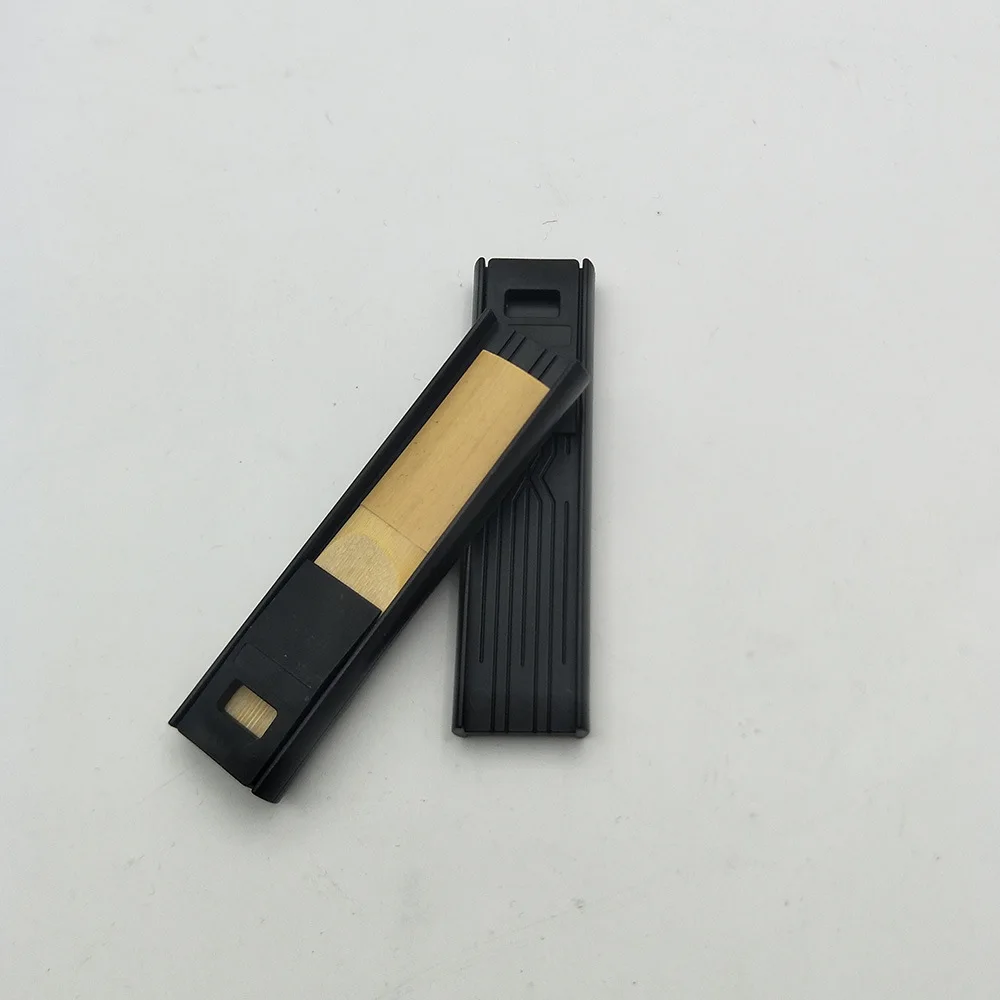 

Musical Instrument Accessories Saxophone Clarinet Reed Clip With Black Abs Storage Box