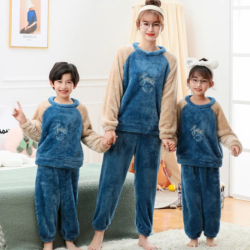 

2021 г. Осенне-зимняя Одинаковая одежда для мамы и дочки повседневные Теплые Семейные комплекты новые рождественские пижамы для всей семьи