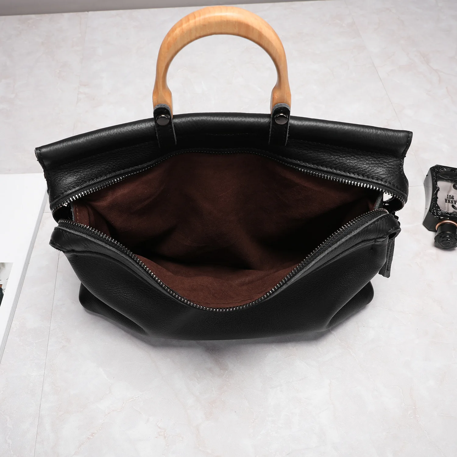 

2021 new luxury imported crocodile pattern 100% cowhide women's bag fashion one-shoulder messenger bag handbag generous bag