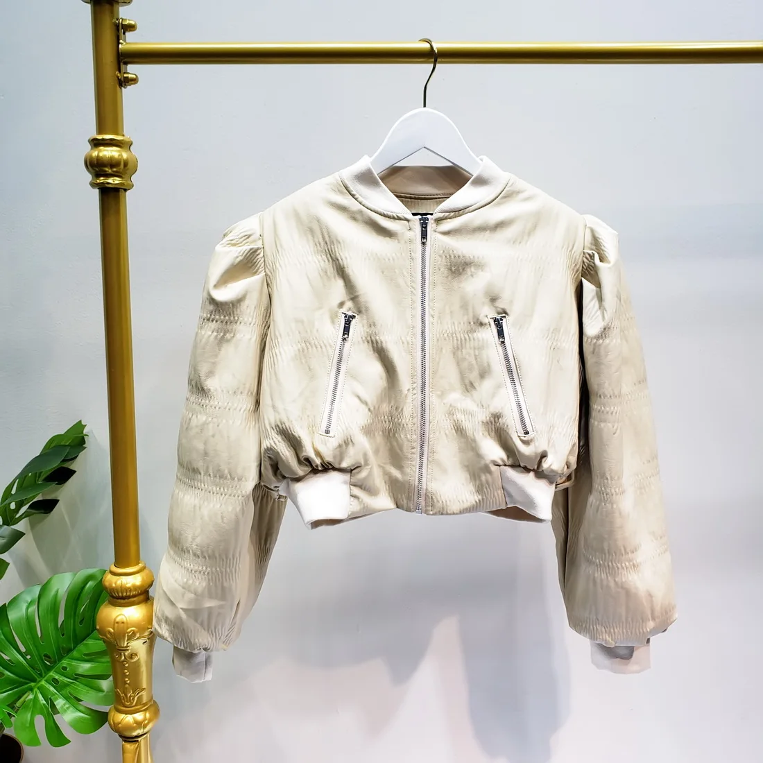 L77street PU embossed sheepskin soft French lantern sleeves short paragraph plus cotton padded cotton clothing leather jacket