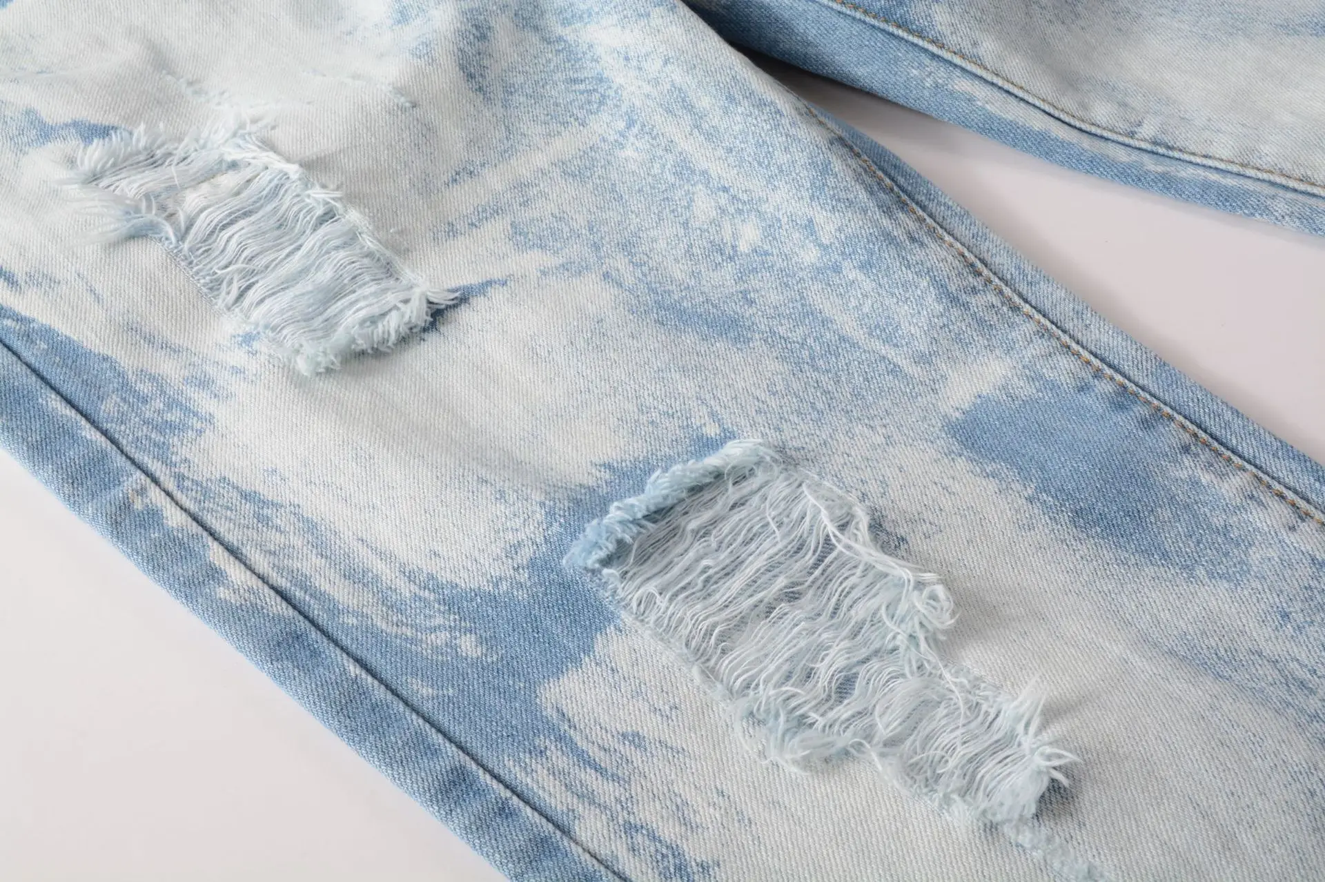 

2020 Men's Light Color Hole Flame Digital Graffiti Printed Jeans Youth Slim Hole PENCIL PANTS Jeans Men