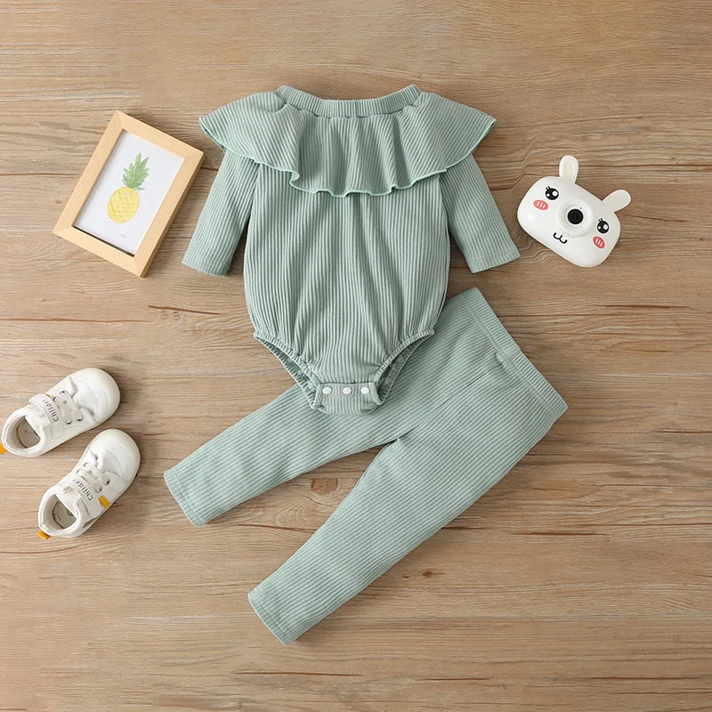 

Детский хлопковый костюм с длинным рукавом, круглым вырезом и оборками