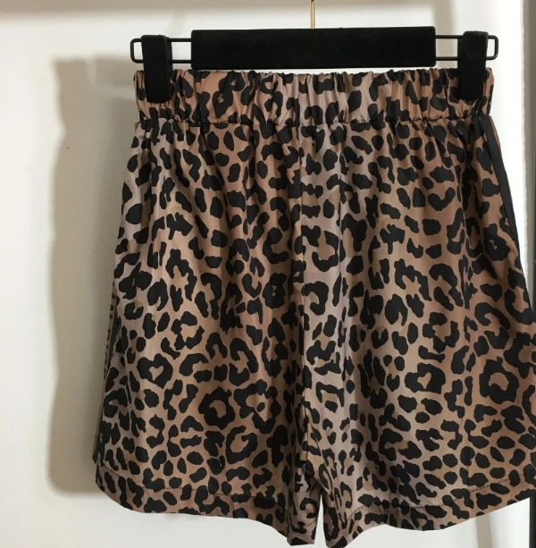 

113399 Spring Summer New Leopard Print Drawstring Waist Closing Long Sleeve Hoodie + Elastic Waist Casual Shorts Suit D1