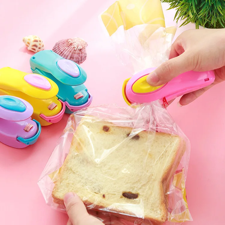 

2Pcs Mini Portable Plastic Bag Clips Electric Heat Sealer Capper Food Saver Clip Capper Machine Impulse Vacuum Bag Sealer Clips