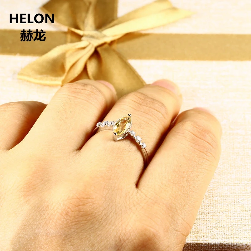 Обручальное кольцо из белого золота с камнями 4 х8 мм 14 к | Украшения и аксессуары