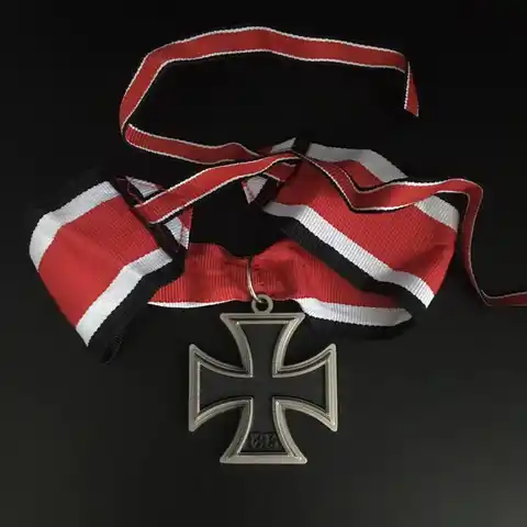 Значок немецкий крест