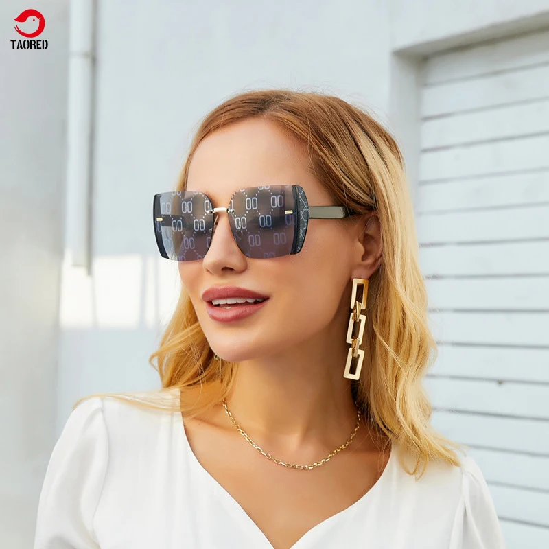 

New Women Fashion Square Sunglasses 2021 Men Luxury PC Gradiensts Lens Frosted Grain Frame Decorate Brand Designer Travel UV400
