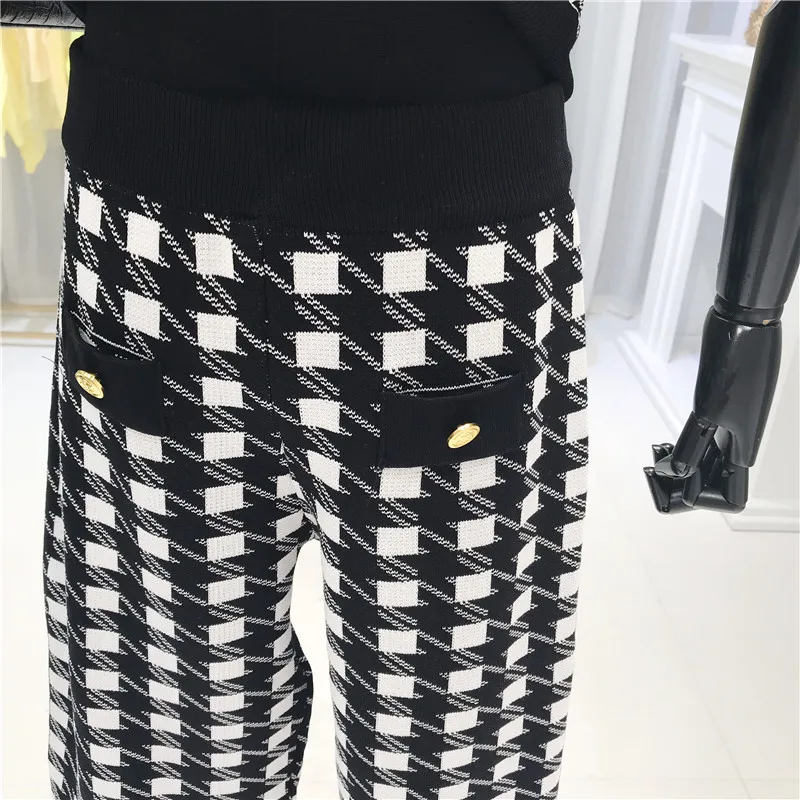 Женский вязаный костюм ALPHALMODA черный белый клетчатый свитер с короткими рукавами