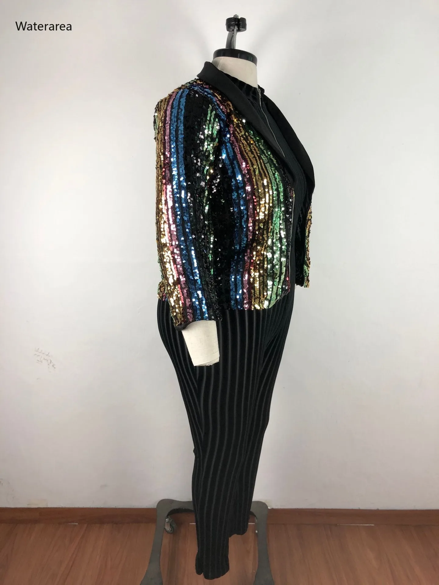 Женская уличная куртка с разноцветными пайетками и полосками верхняя одежда для