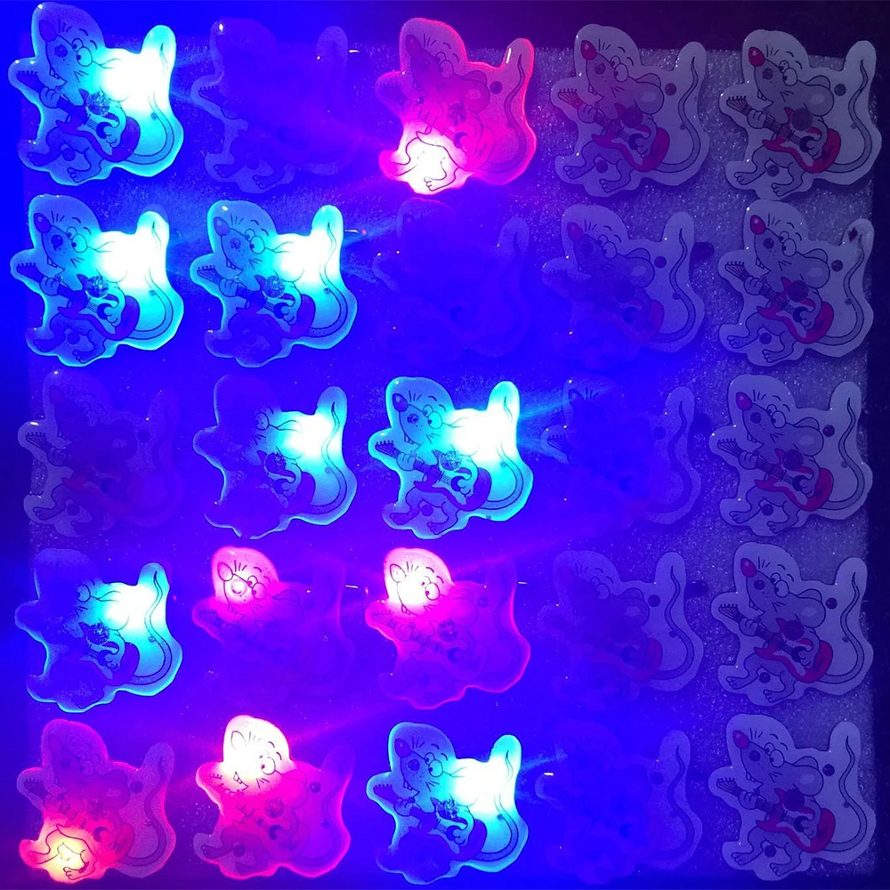 25 шт. новинка 2020 года светодиодная мигающая брошь с изображением мультяшной