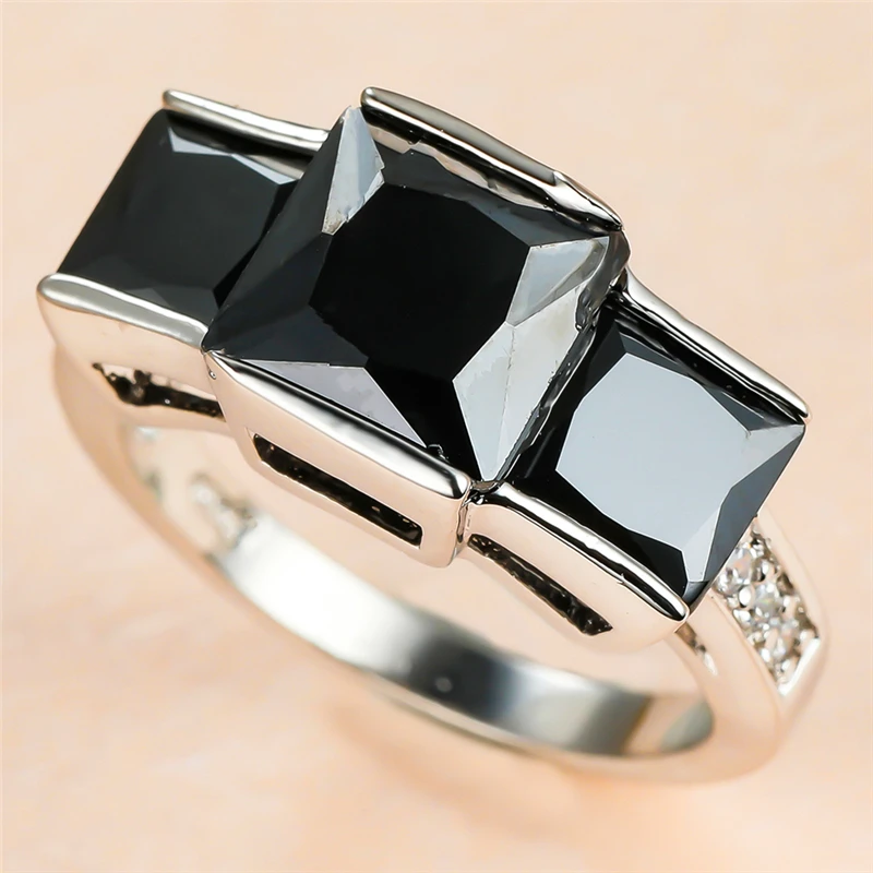 

Punk Female Black Crystal Stone Ring Charm Silver Color Thin Wedding Rings For Women Vintage Bride Square Zircon Engagement Ring