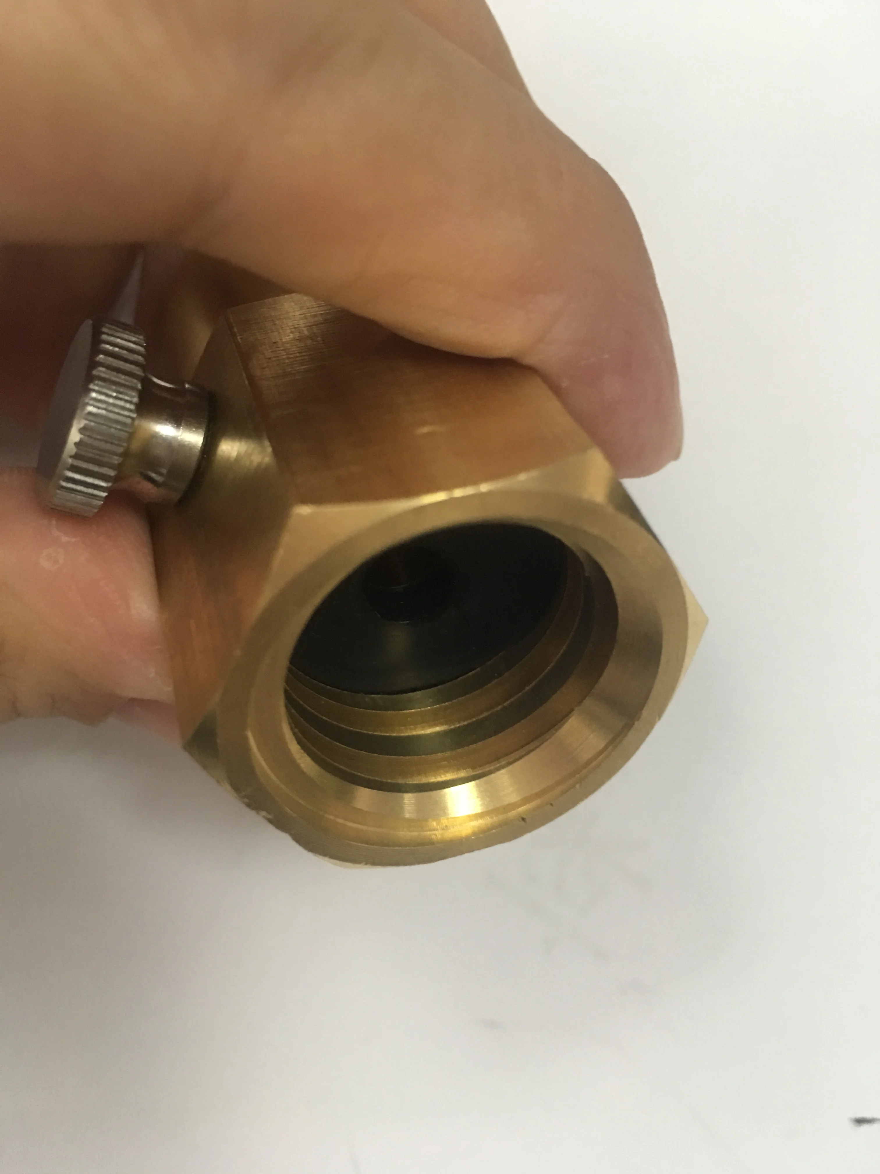 SODABOTTLE адаптер для наполнения цилиндров (заправочная станция) с клапаном