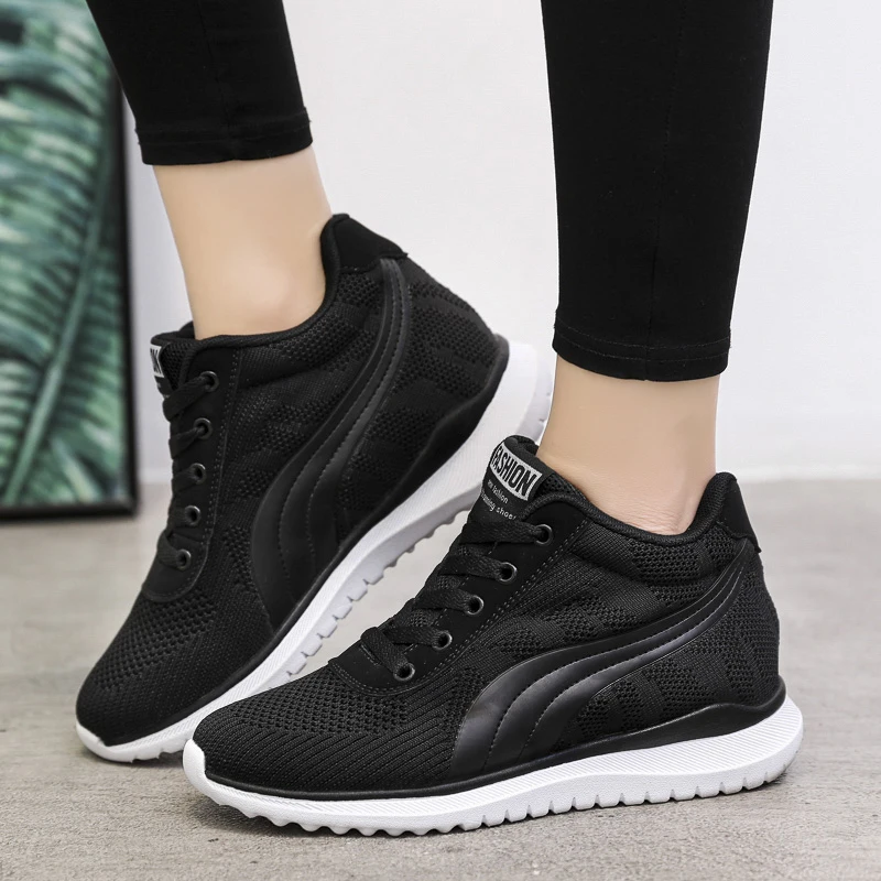 Камуфляжные женские кроссовки увеличивающие рост для бега армейский зеленый