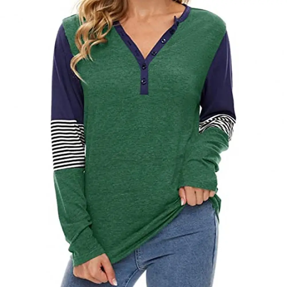 

Женская блузка с V-образным вырезом и длинными рукавами