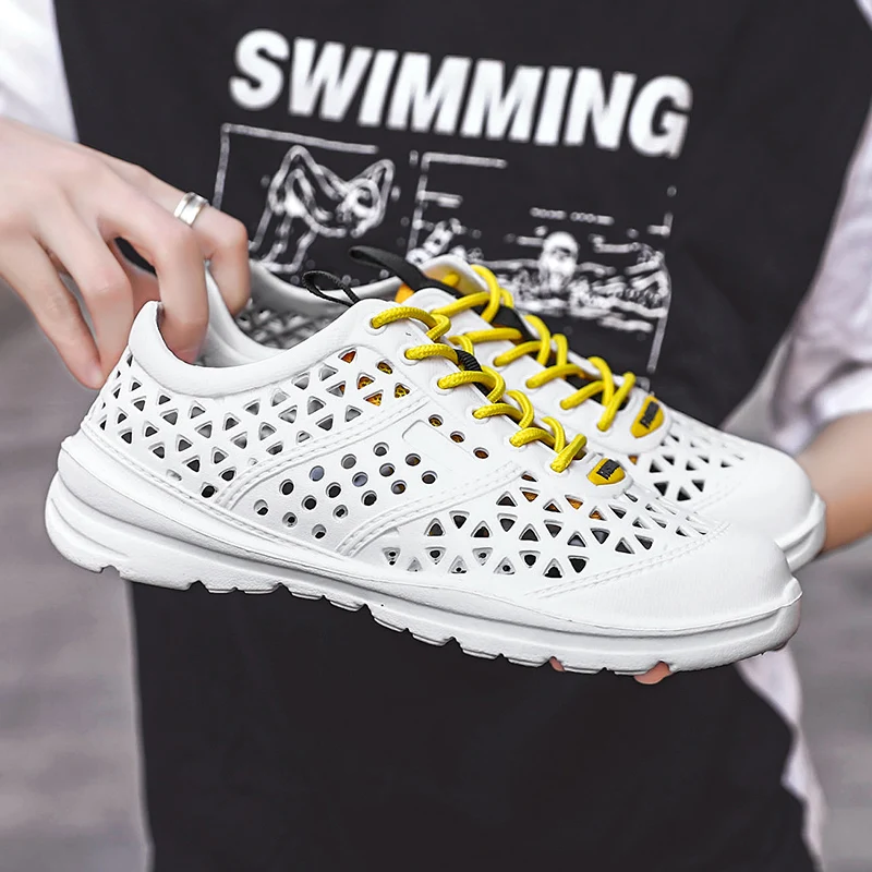 

Summer Men Hole Shoes EVA Super Light Casual Homme Chaussures Anti-Slip Fashion Walking Sneakers High Quality Zapatos De Hombre
