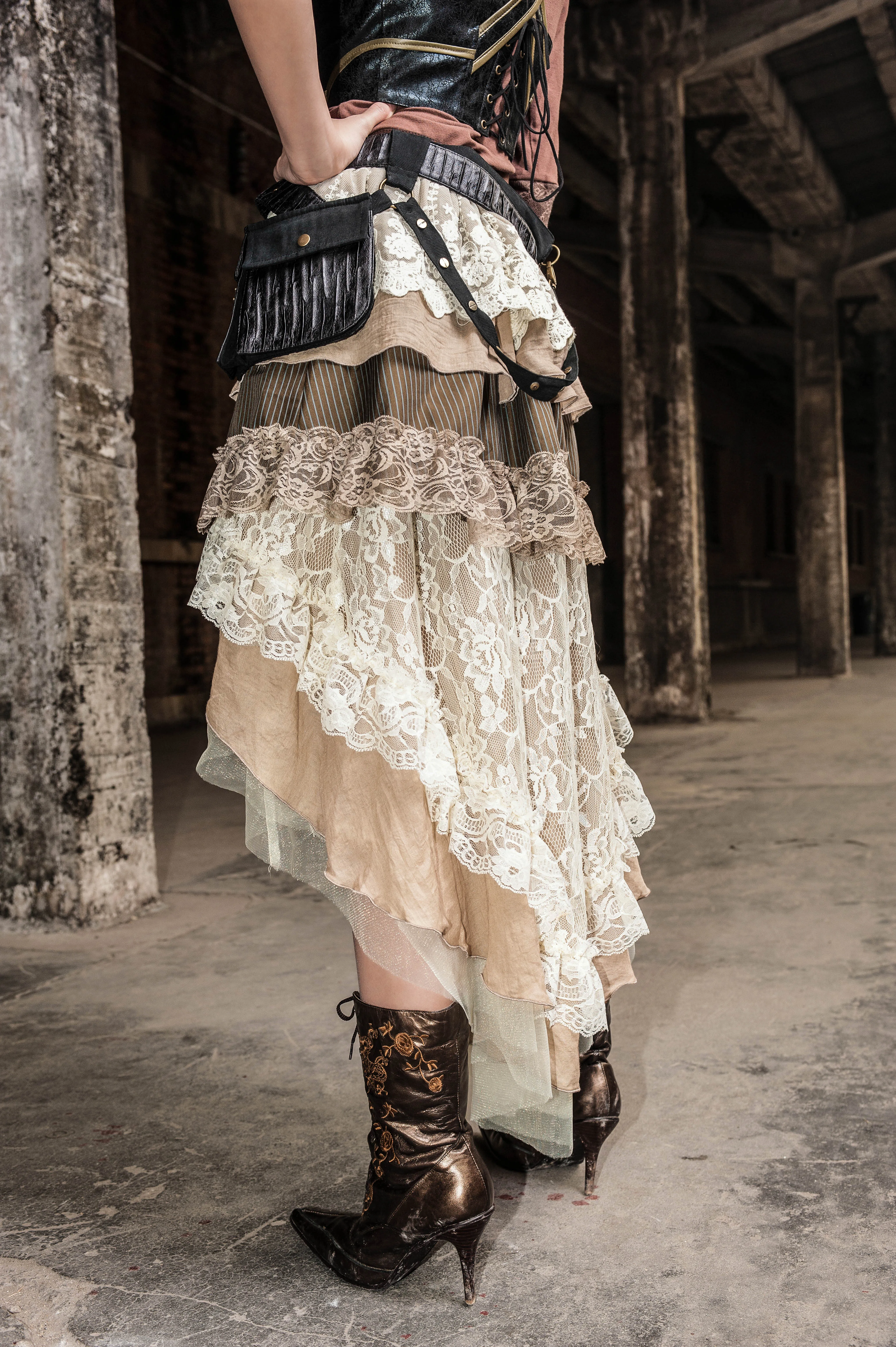 

Steampunk Gothic Irregular Gorgeous Multilayer Lace Skirts Retro Punk Style Lady Two-wear Long Skirt with Floral Patterns