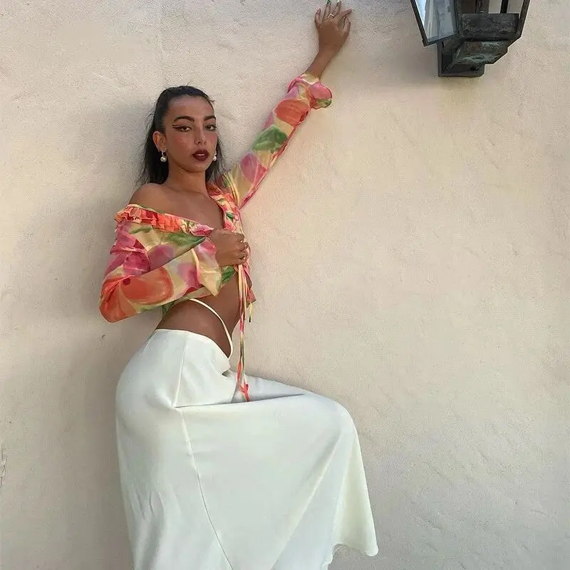 

2021 V-Neck Beach Top Chiffon Long Sleeve Cropped Top Ladies Printed Edge Summer Spring Casual Bandage Beach Sexy