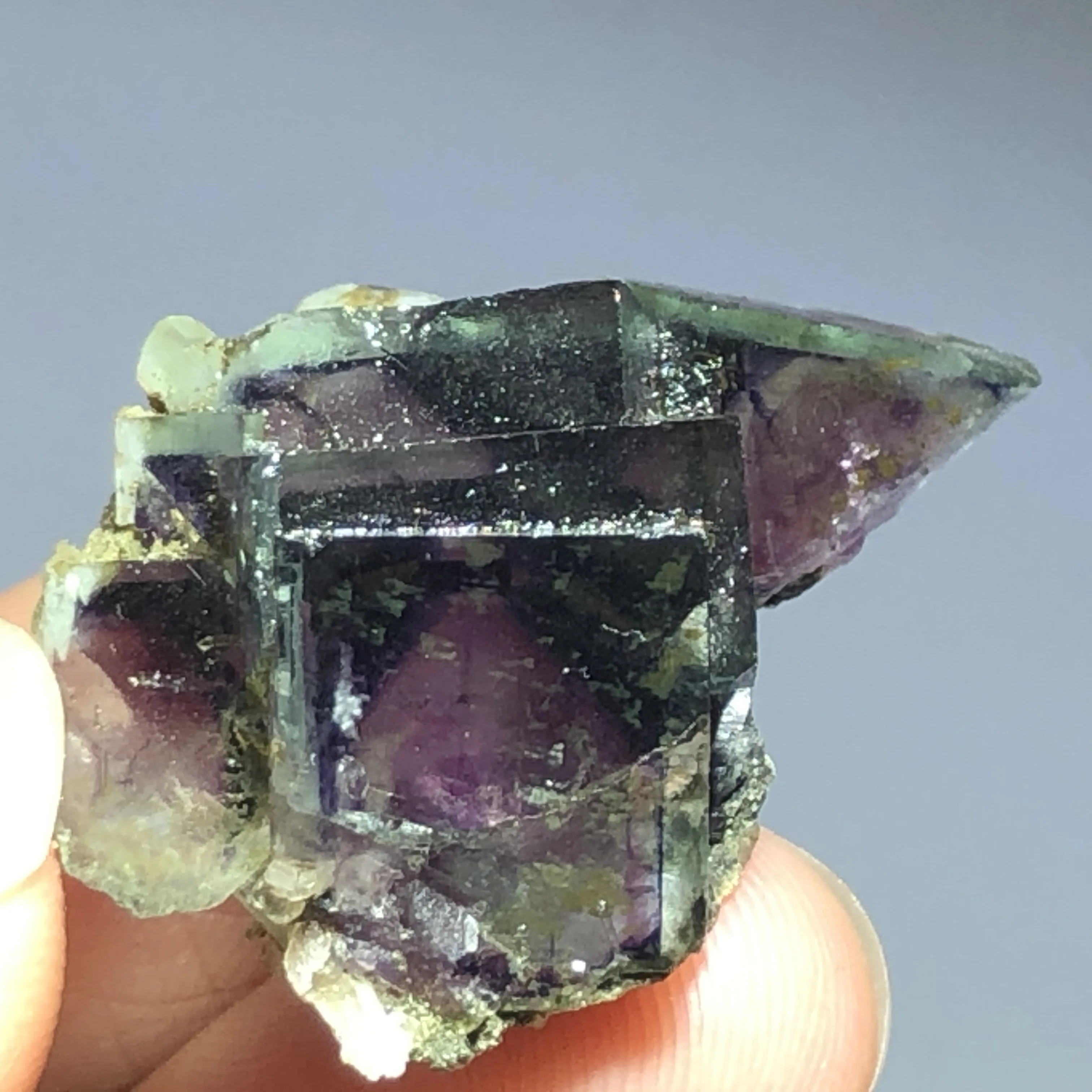 

9.4gNatural transparent purple Fluorite Crystal mineral stone decoration ring vein healing geological teaching specimen decorati