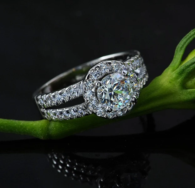 

Visisap Elegant Rings for Women Wedding Engagement Ring Brilliant Cubic Zirconia White Gold Color Wholesale Accessories VSR022