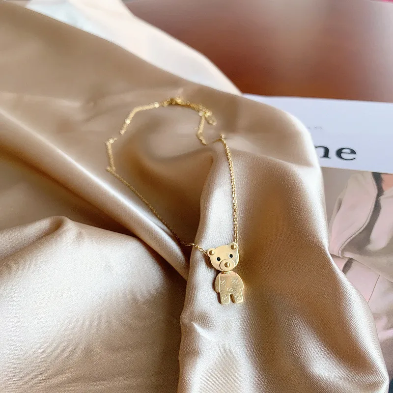 

Korean Exquisite 14k Gold Jewelry Real Gold Small Bear Chain Necklace for Women Pendant Titanium Steel Party Party Gift Ins Hot