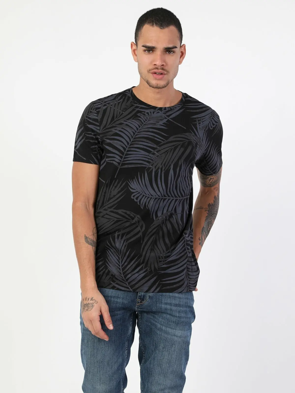 

Colins Men Regular Fit Black Short SleeveTshirtMen's Tshirt Fashion Man Tshirts ,CL1048492