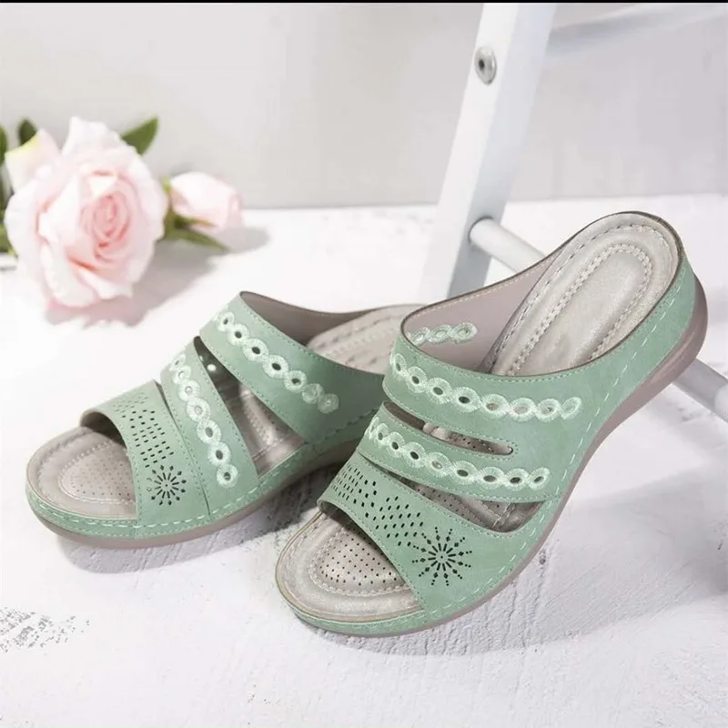 

Europe Summer New Slippers Women Flip Flops Casual Solid Platform Slides Lightweight and Breathable Women's Sandals Plus Size 43