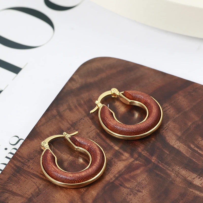 

Diameter 2.3 cm Vintage Hoop Earrings for Women New Trendy Wood Ornament Gold Color Lady Statement Earrings Drop Shipping