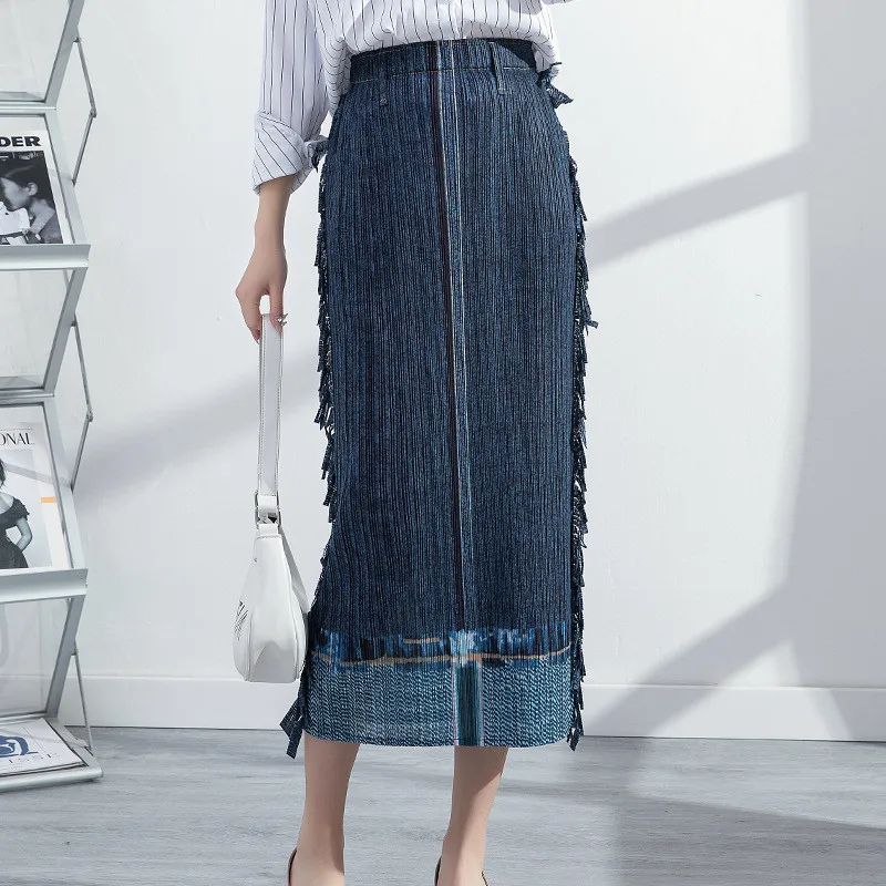 

Miyake pleated hip skirt new women's 2022 spring fashion large size casual stretch drape imitation denim pleated skirt
